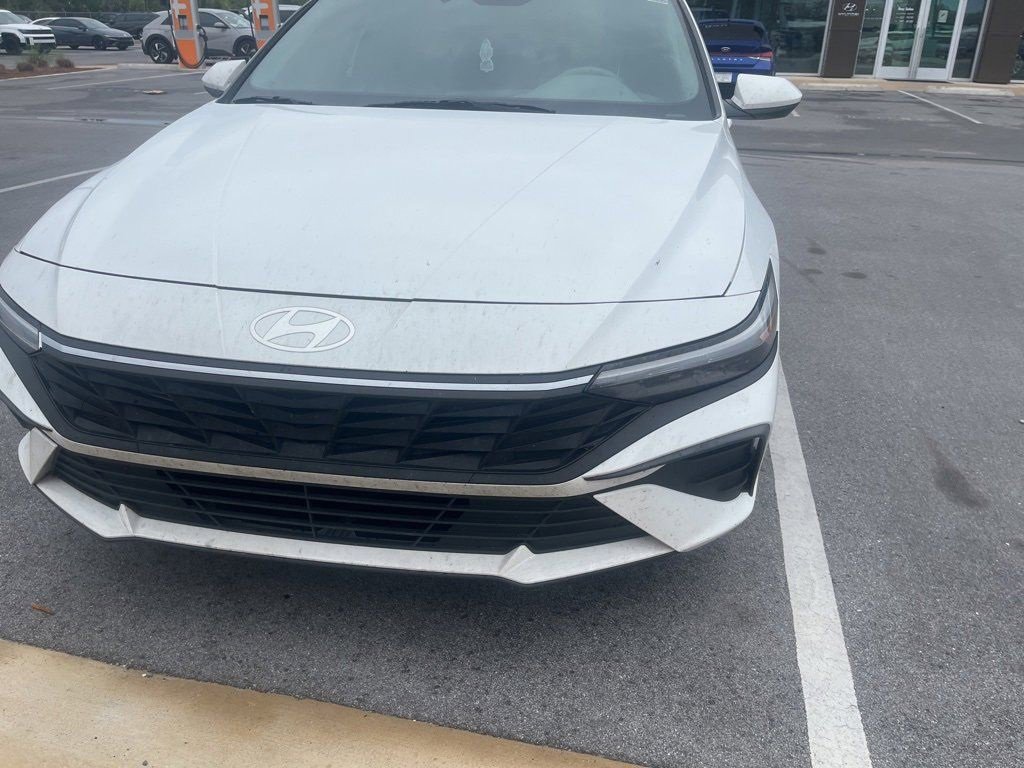 Used 2024 Hyundai Elantra SEL image 4