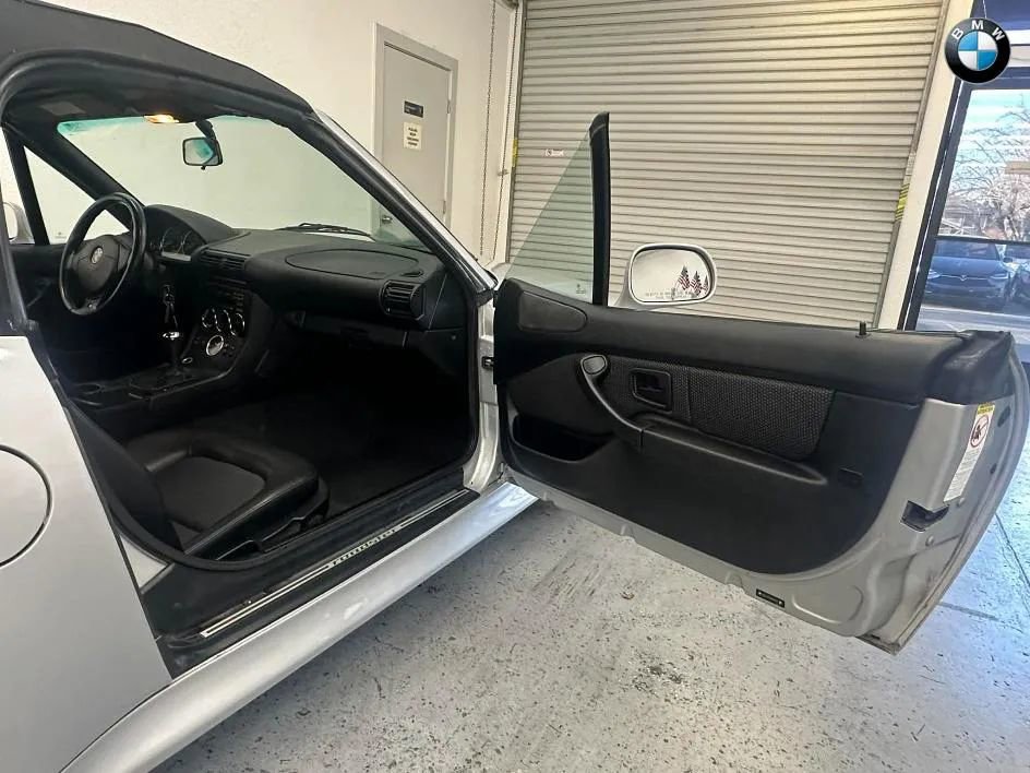 Used 2000 BMW Z3 2.5i image 14