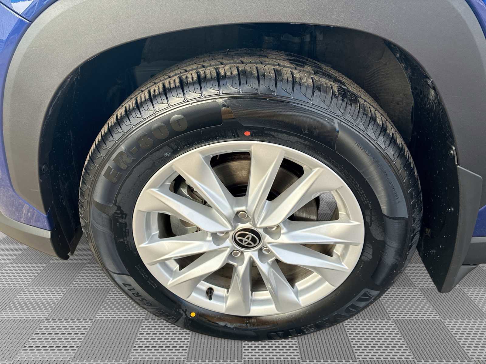 Used 2023 Toyota Corolla Cross LE image 32