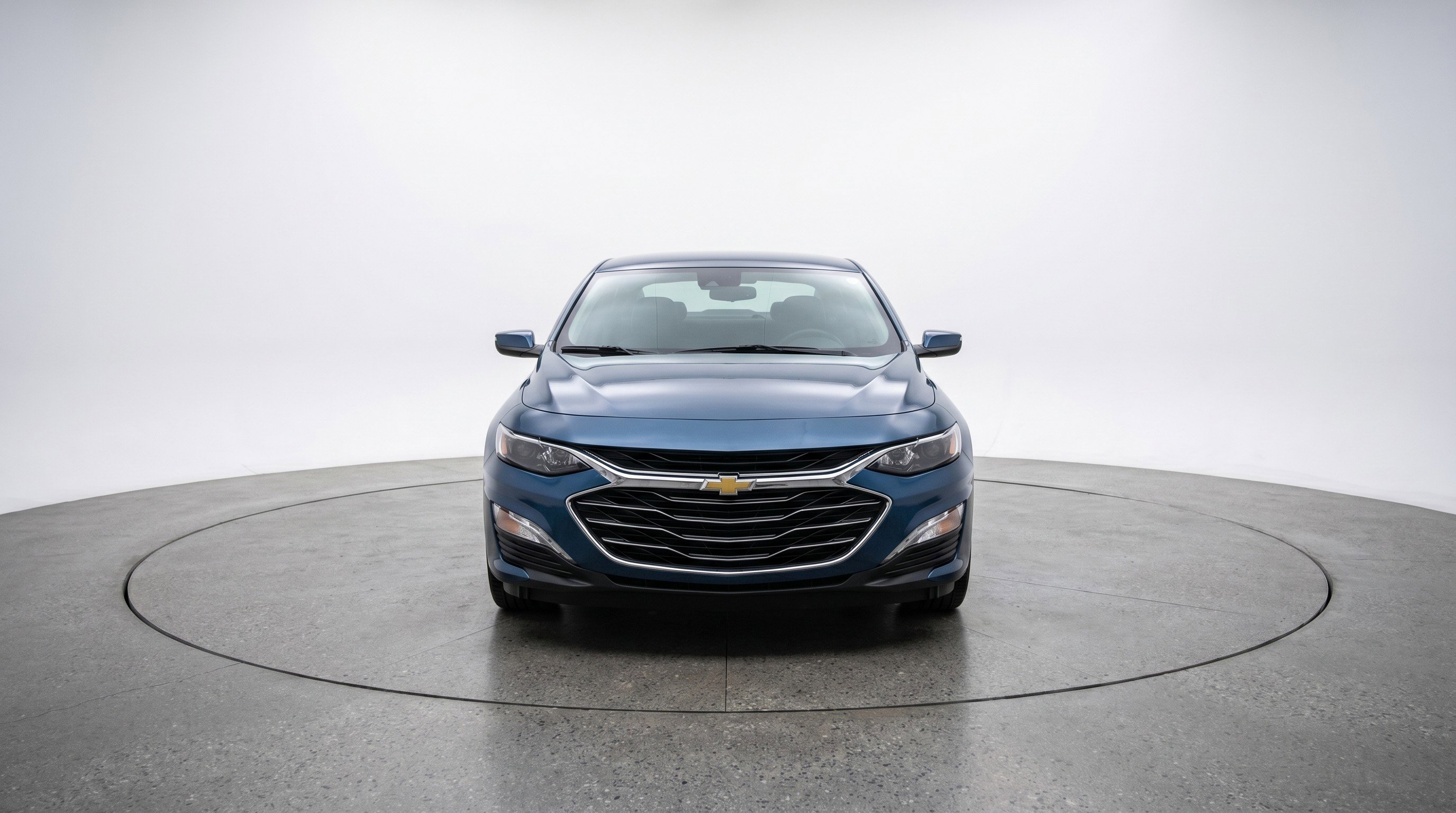 Used 2024 Chevrolet Malibu LT FWD image 2