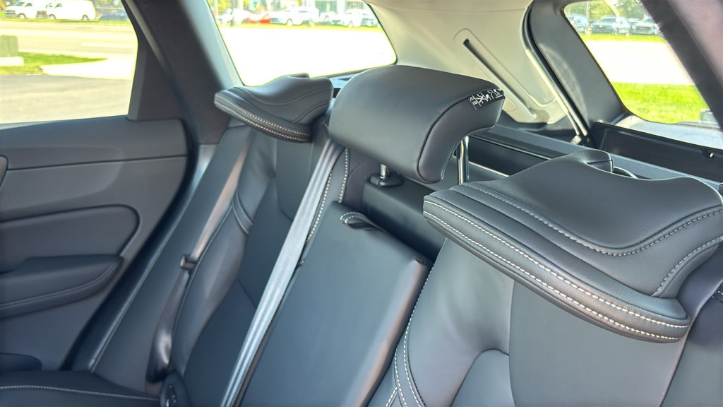 New 2027 Volvo XC60 B5 Ultra AWD/4WD image 11