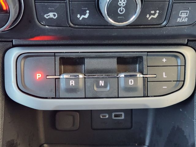 Used 2023 GMC Acadia SLE image 19