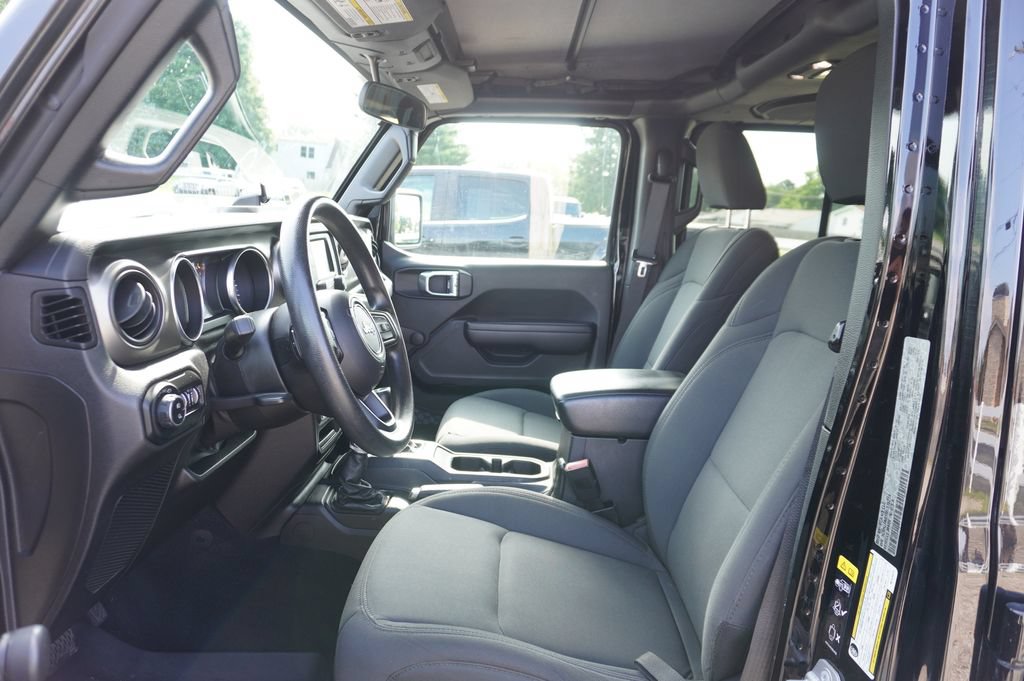 Used 2021 Jeep Gladiator Sport AWD/4WD image 2