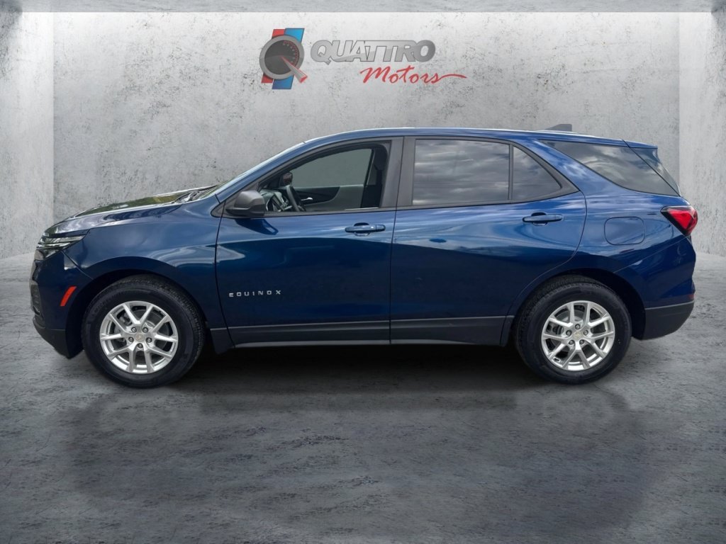 Used 2022 Chevrolet Equinox LS w/ LS Convenience Package FWD image 2