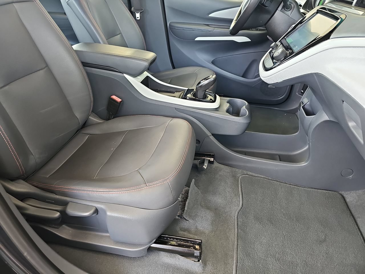 Certified 2020 Chevrolet Bolt Premier w/ Infotainment Package FWD image 13