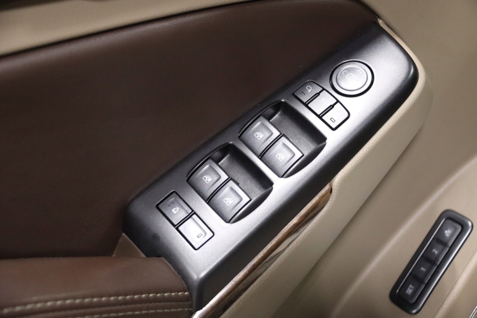 Used 2017 Chevrolet Suburban LT AWD/4WD image 66
