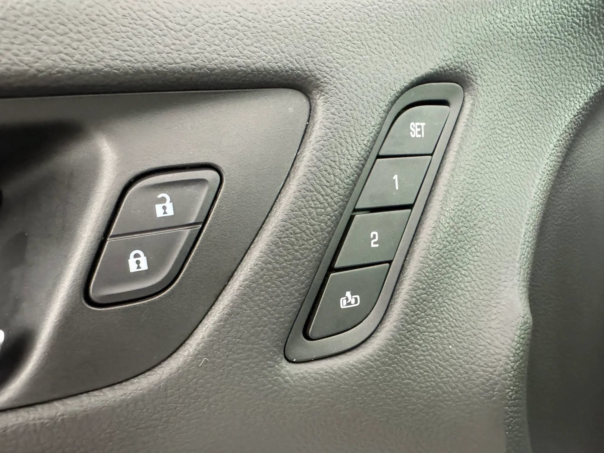 Used 2020 Buick Envision Essence FWD image 42