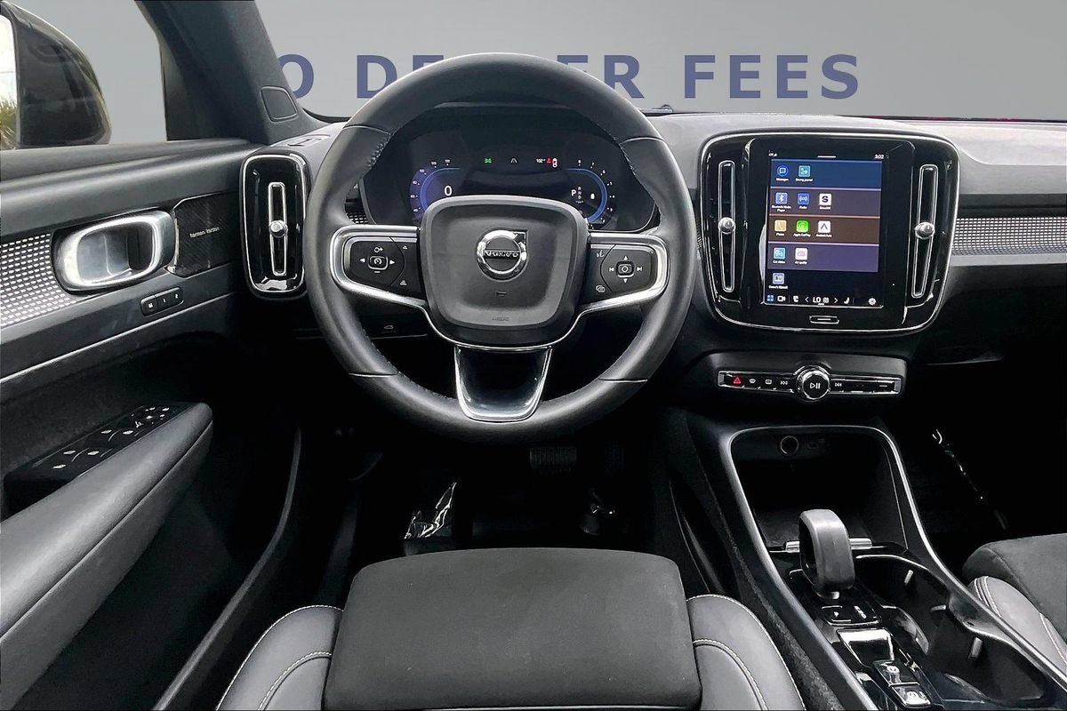 Used 2023 Volvo XC40 B4 Ultimate w/ Protection Package Premier FWD image 8