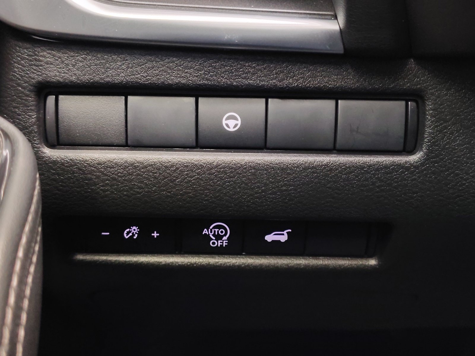 Certified 2026 Nissan Rogue SV FWD image 25