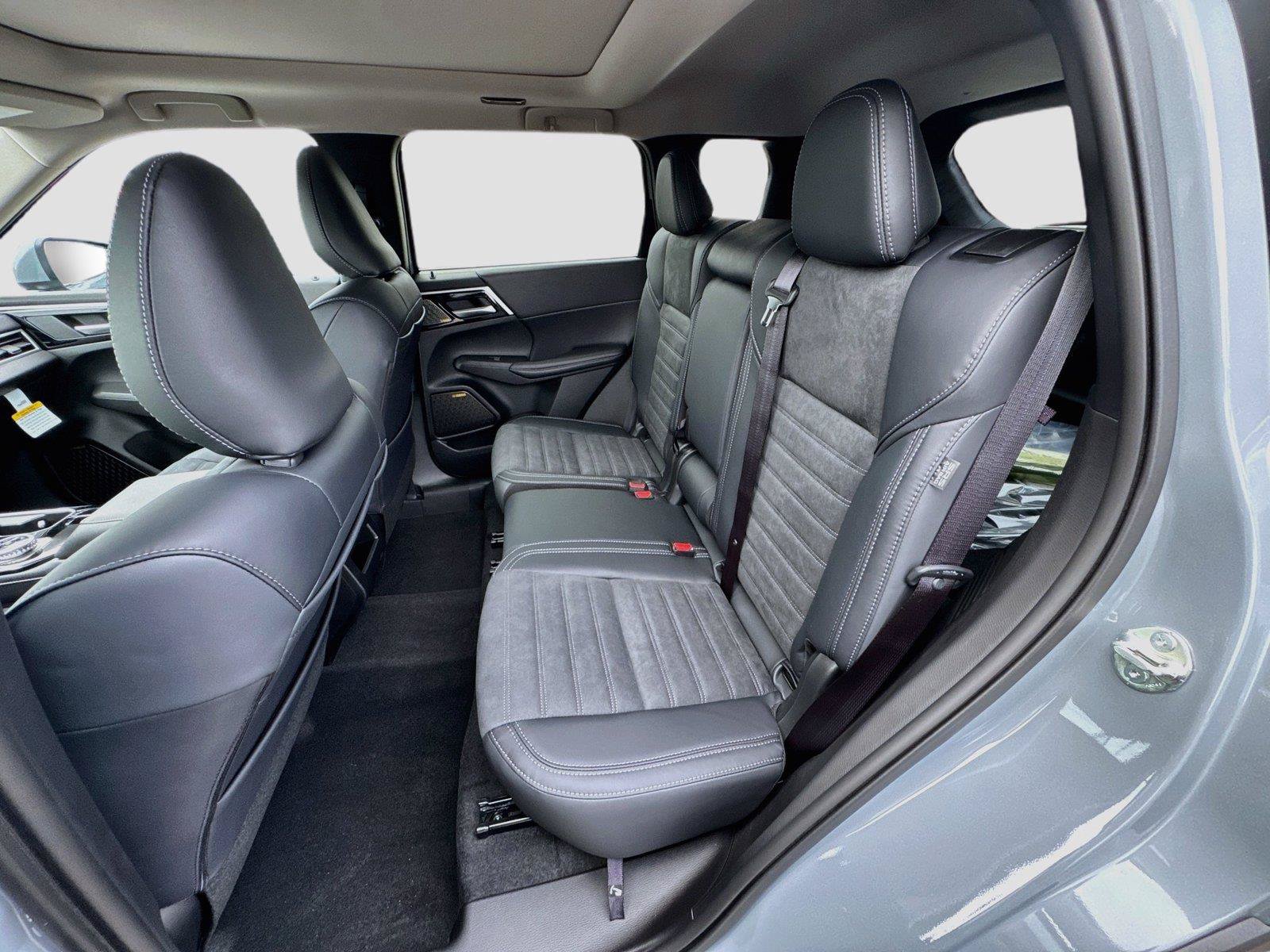 New 2026 Mitsubishi Outlander SE FWD image 25