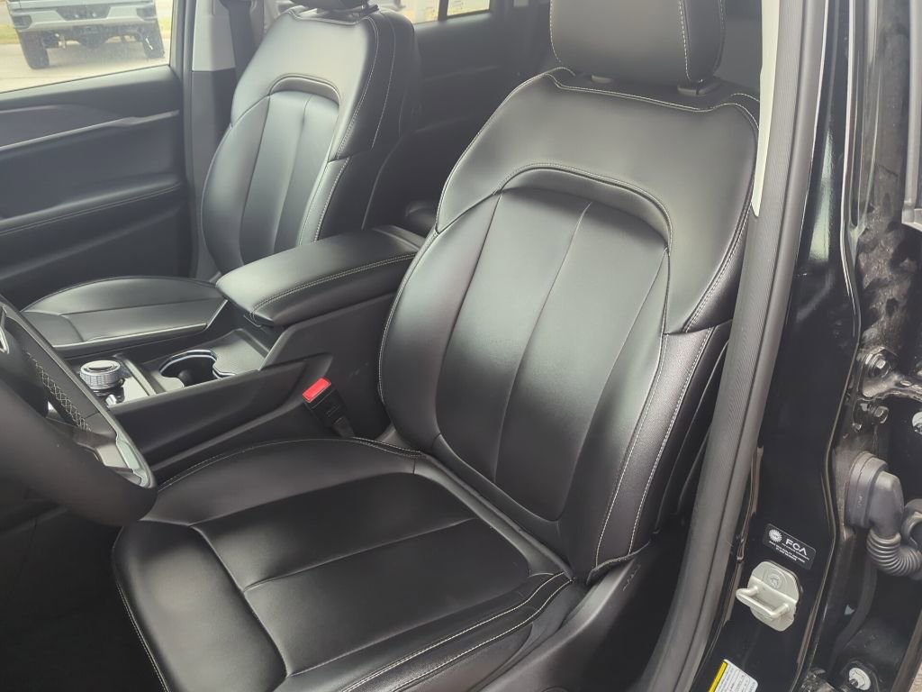 Used 2024 Jeep Grand Cherokee Limited image 33