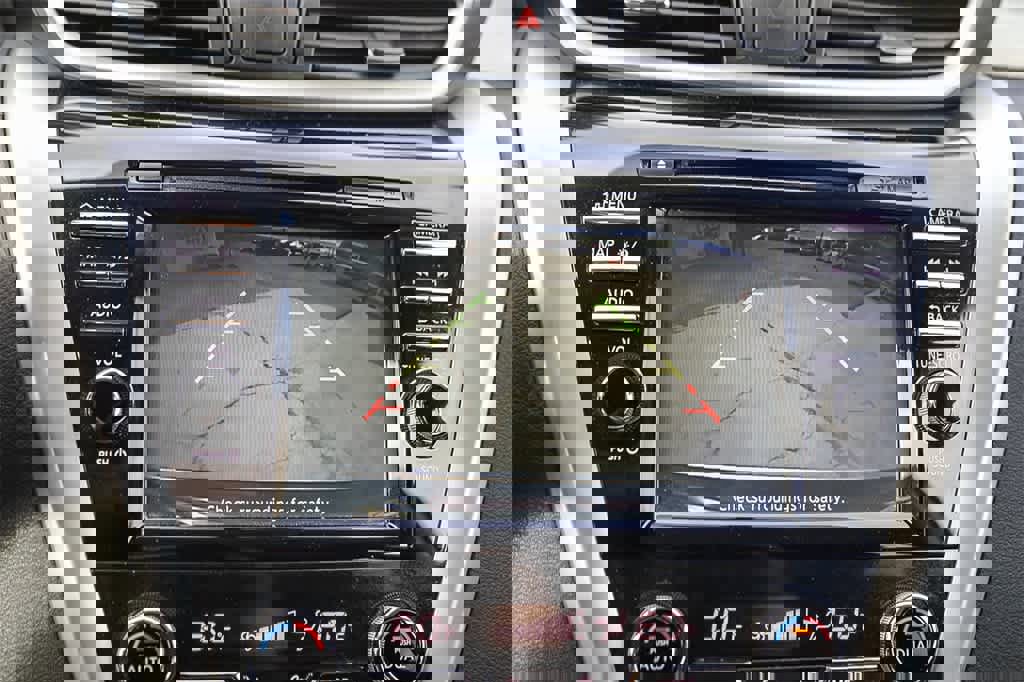 Used 2018 Nissan Murano SV image 22