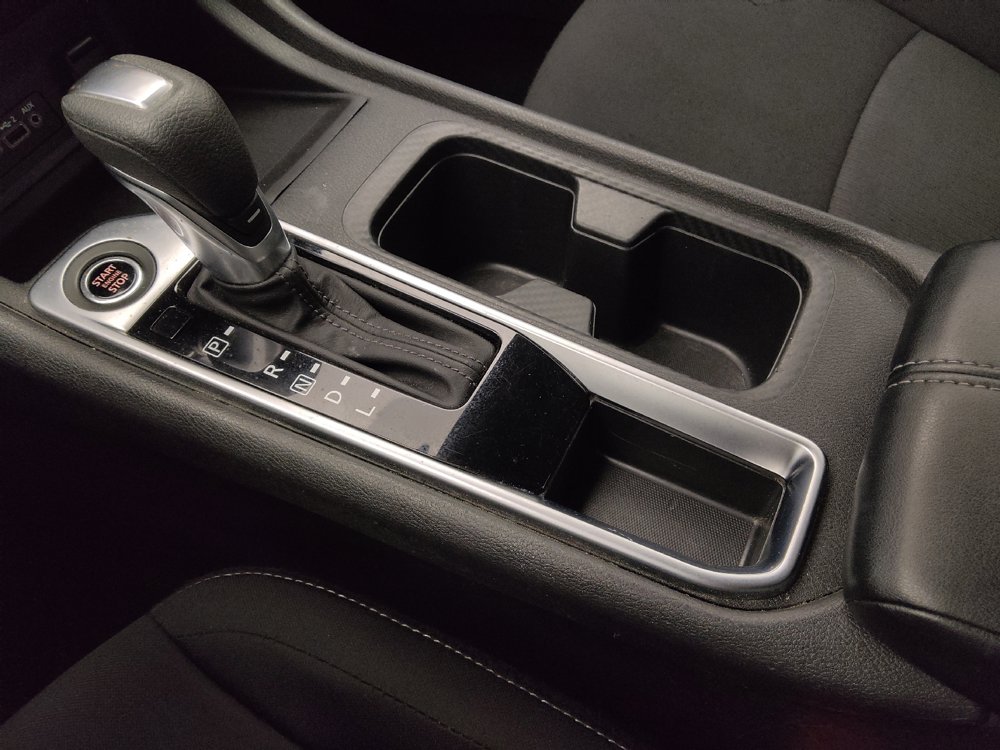 Used 2025 Nissan Sentra SV FWD image 26