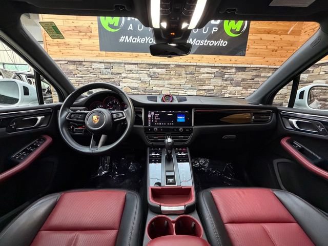 Used 2022 Porsche Macan AWD/4WD image 18