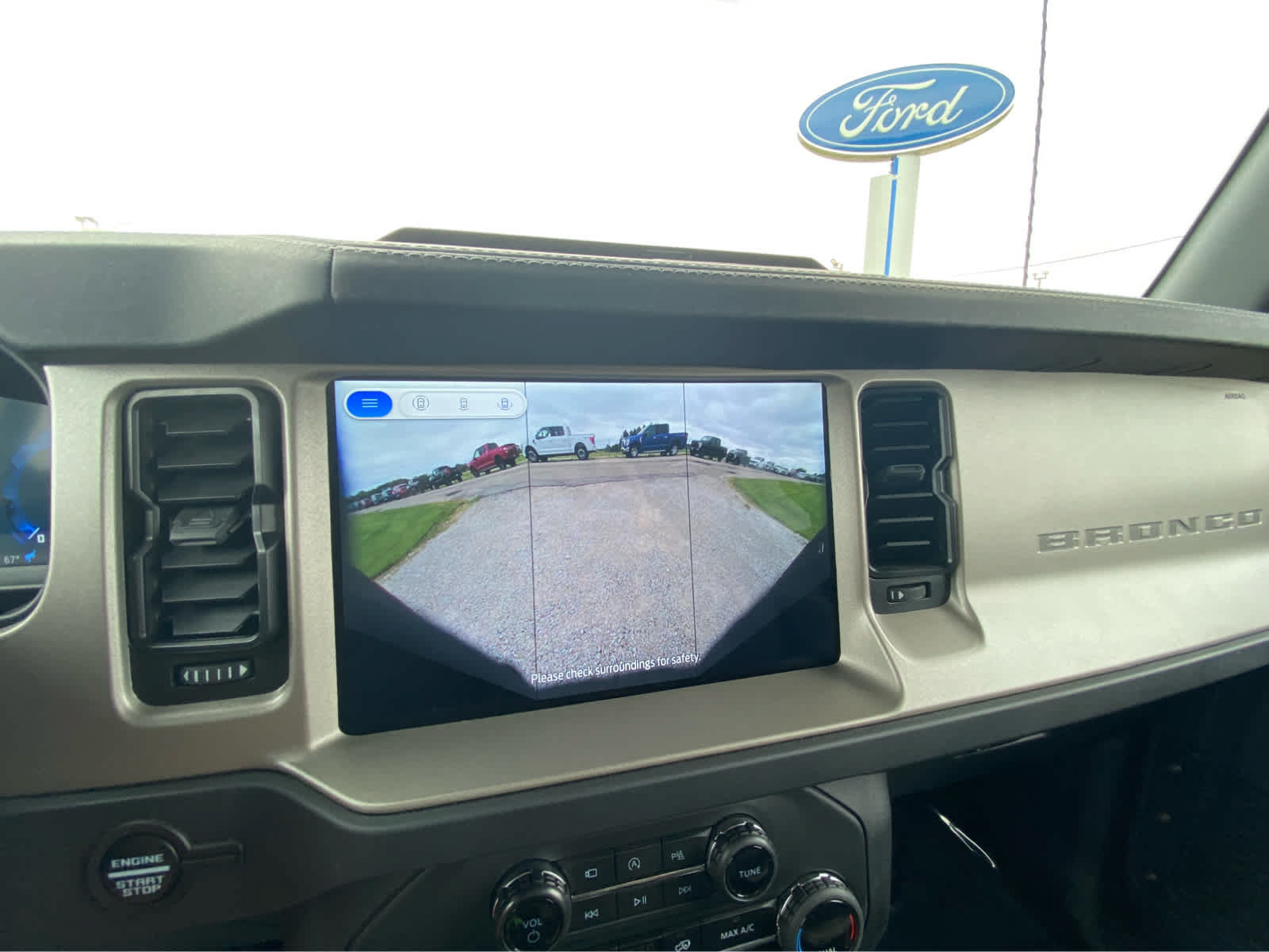 Used 2025 Ford Bronco Outer Banks AWD/4WD image 39