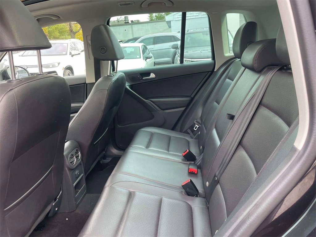 Used 2017 Volkswagen Tiguan Wolfsburg Edition image 12