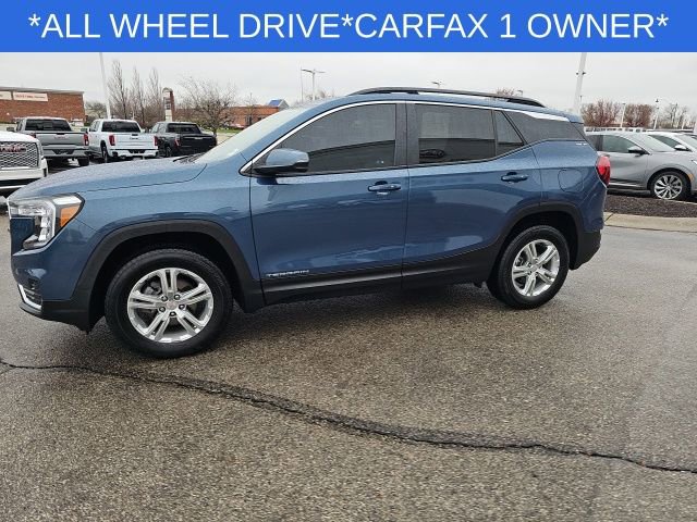 Used 2024 GMC Terrain SLE w/ Driver Convenience Package image 10