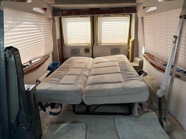 Used 2000 Ford E-150 and Econoline 150 image 20
