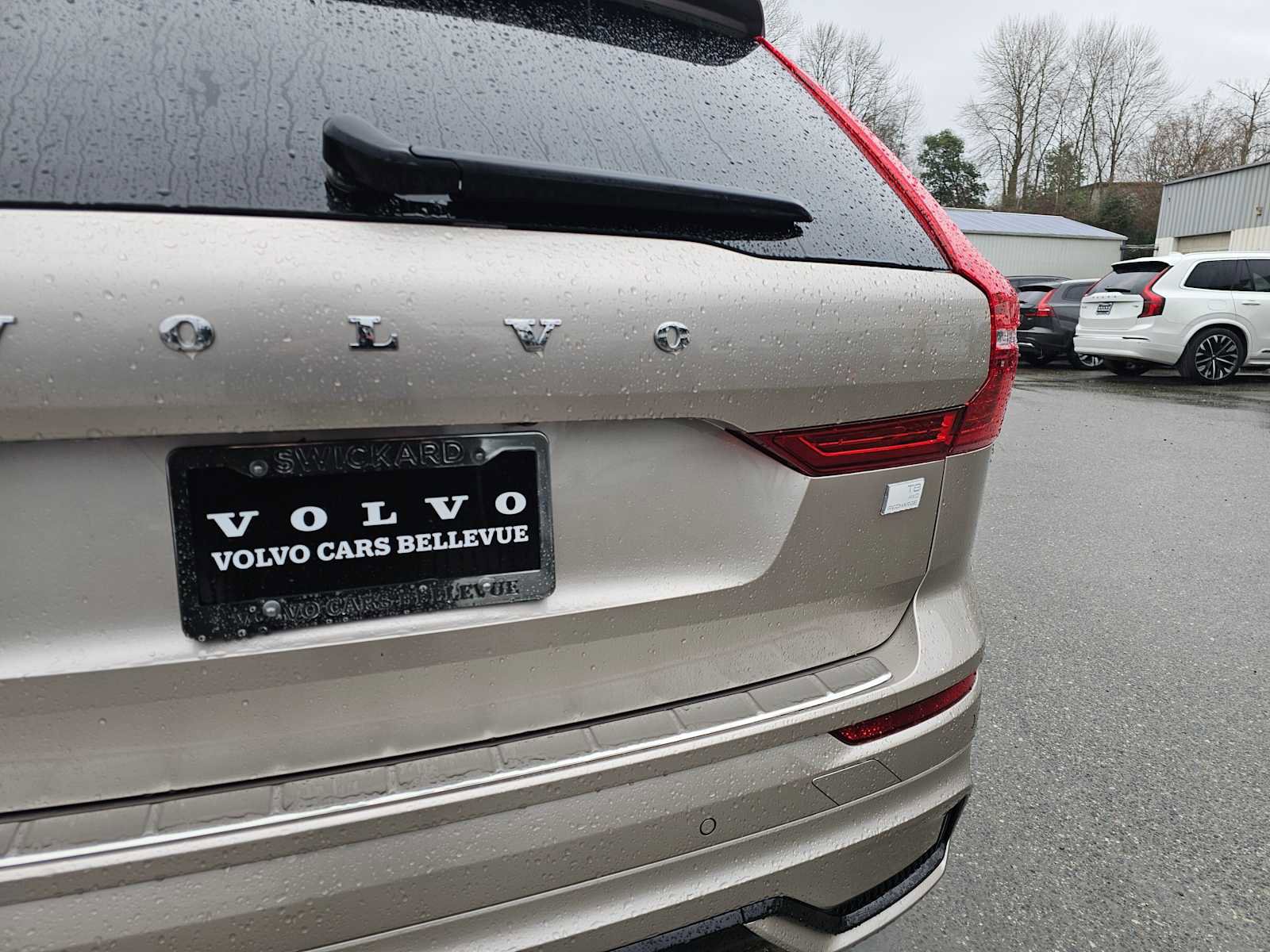 Certified 2024 Volvo XC60 T8 Plus w/ Protection Package Premier image 8