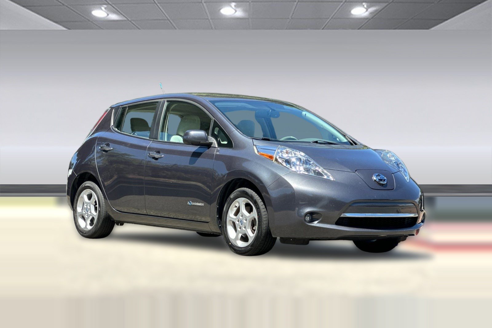 Used 2013 Nissan Leaf SV w/ LED & Quick Charge Pkg FWD image 6
