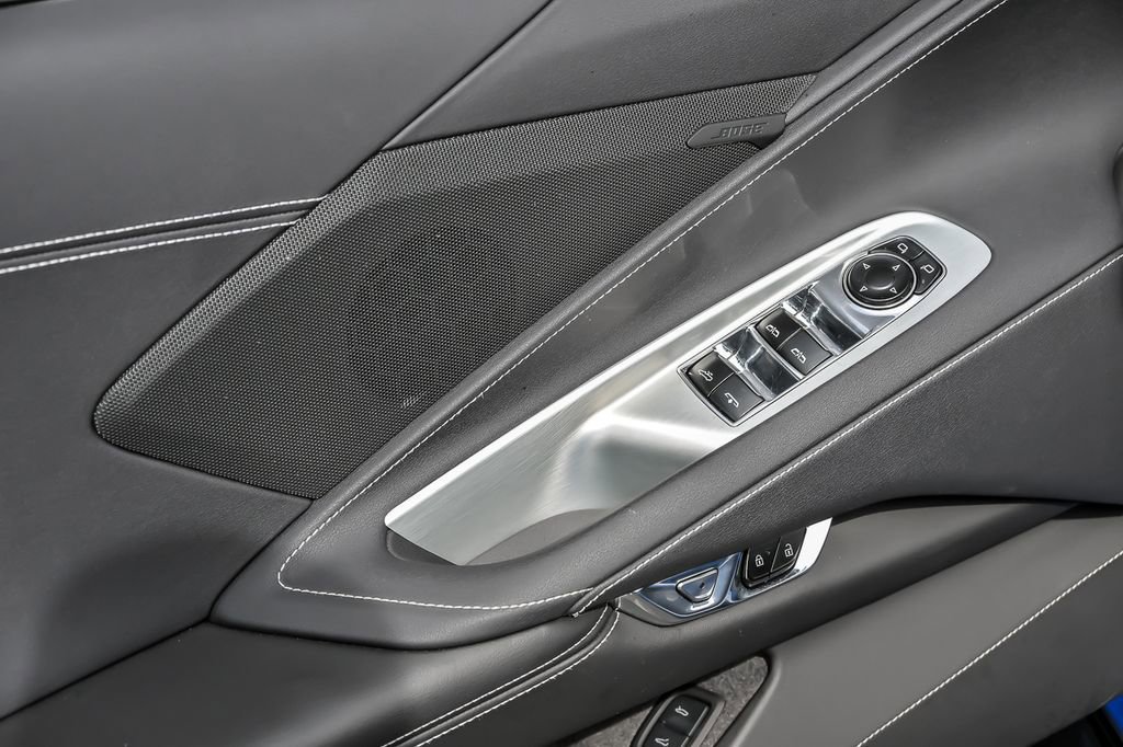 Used 2025 Chevrolet Corvette Z06 RWD image 11