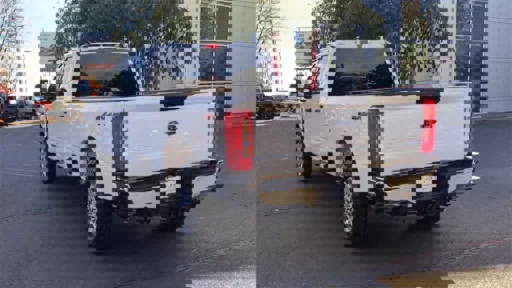 Used 2023 Ford F350 XLT image 7