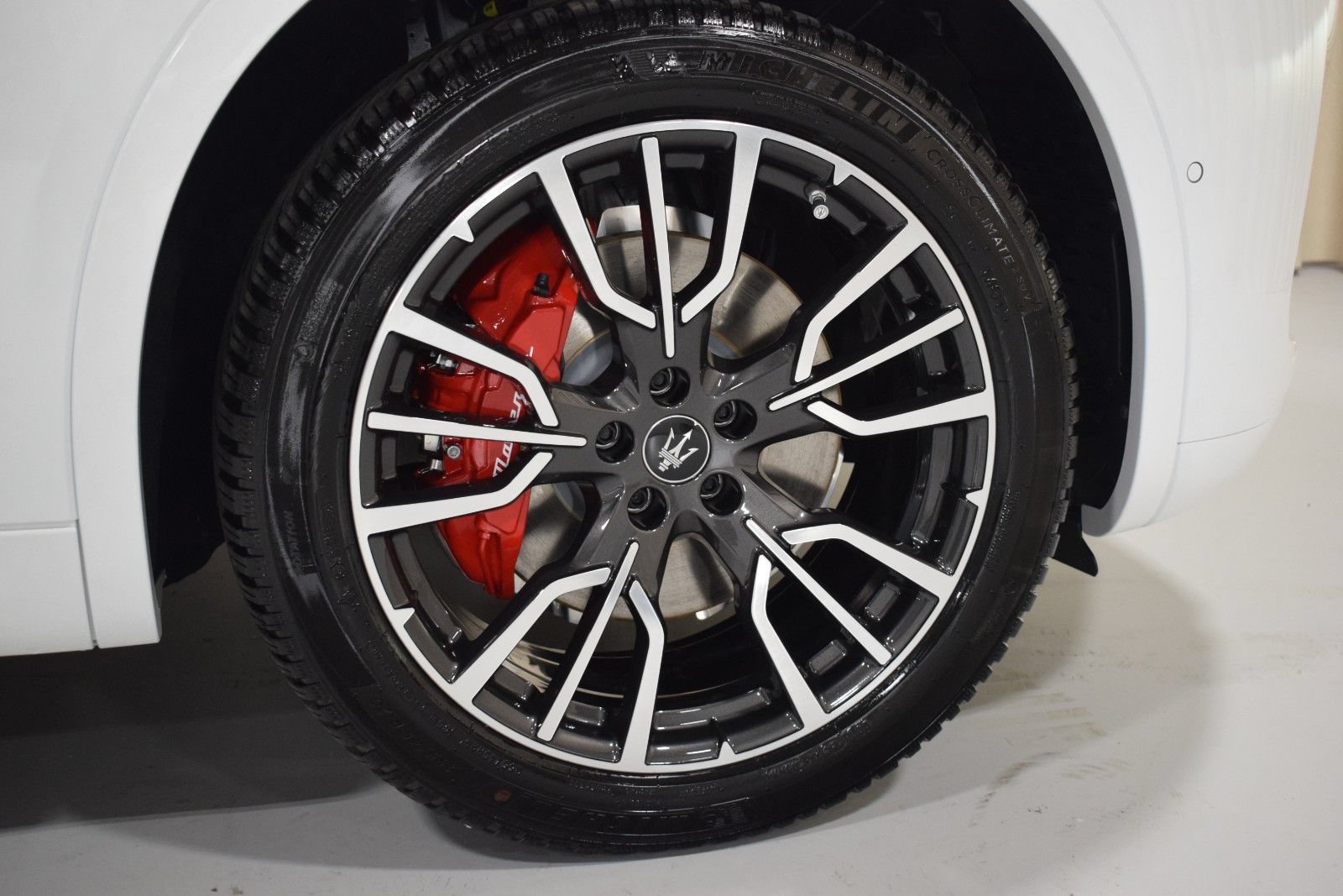 Used 2024 Maserati Grecale GT AWD/4WD image 16