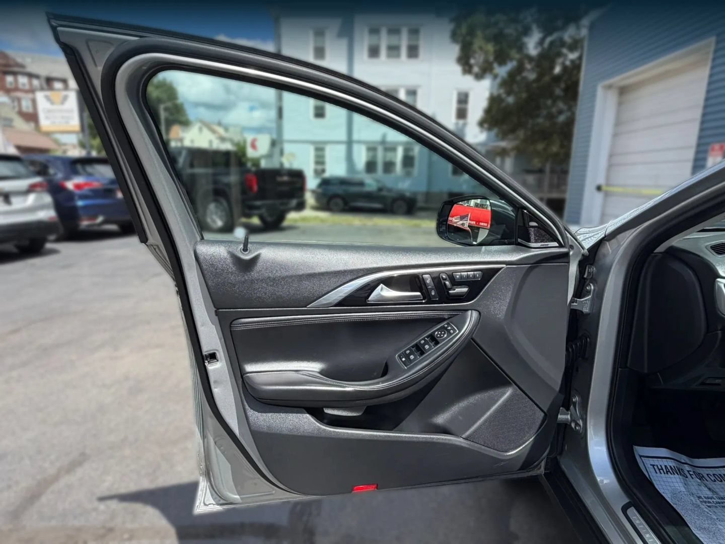 Used 2018 INFINITI QX30 AWD image 32