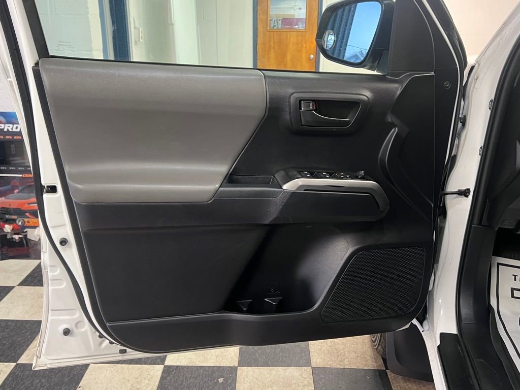 Used 2020 Toyota Tacoma SR5 image 44