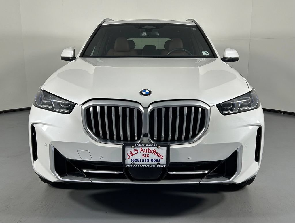 Used 2024 BMW X5 xDrive40i w/ Premium Package AWD/4WD image 2