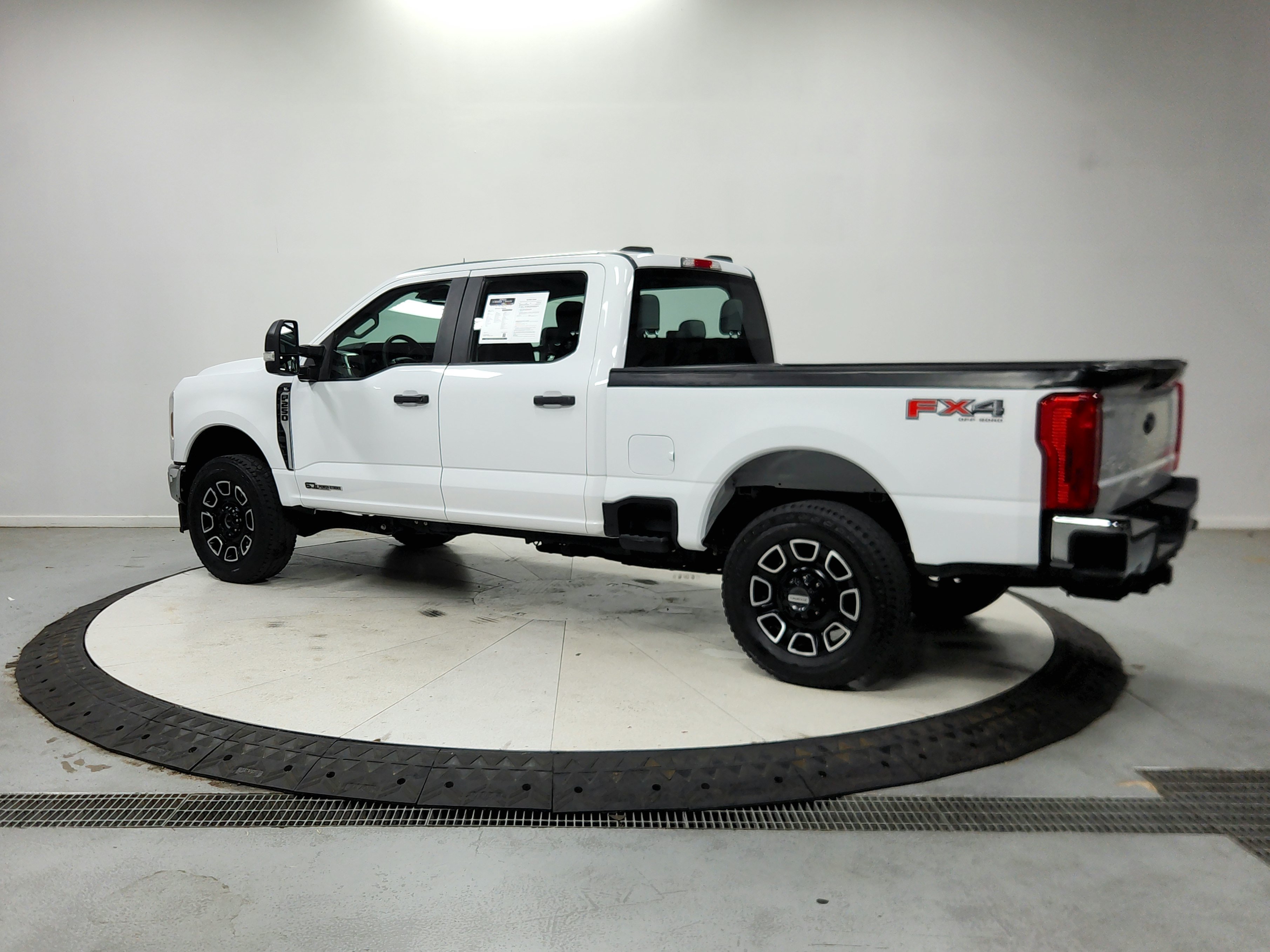 Used 2024 Ford F250 XL w/ FX4 Off-Road Package AWD/4WD image 6