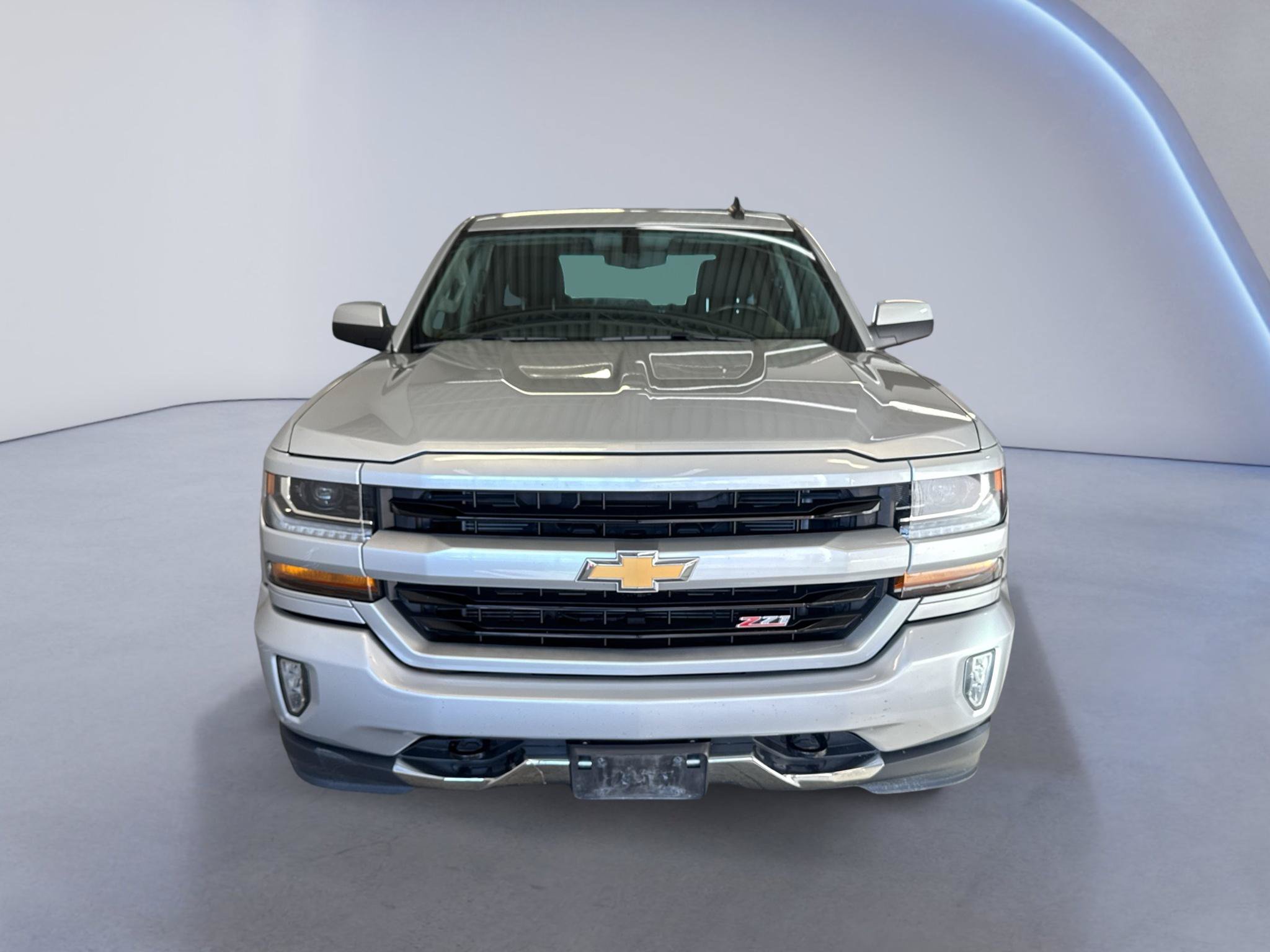 Used 2017 Chevrolet Silverado 1500 LT w/ All Star Edition AWD/4WD image 2