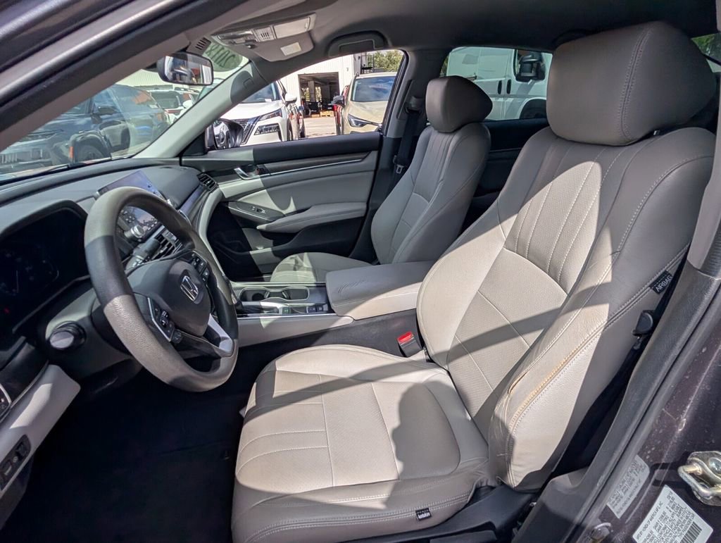 Used 2018 Honda Accord LX image 10