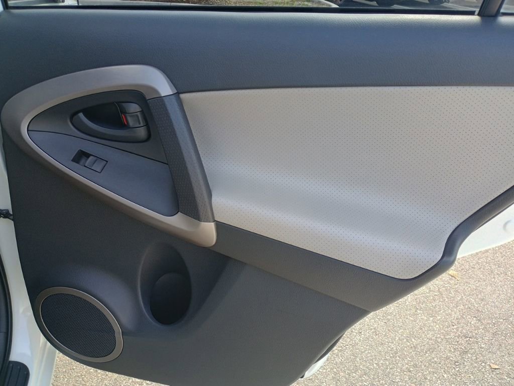 Used 2007 Toyota RAV4 Limited image 19