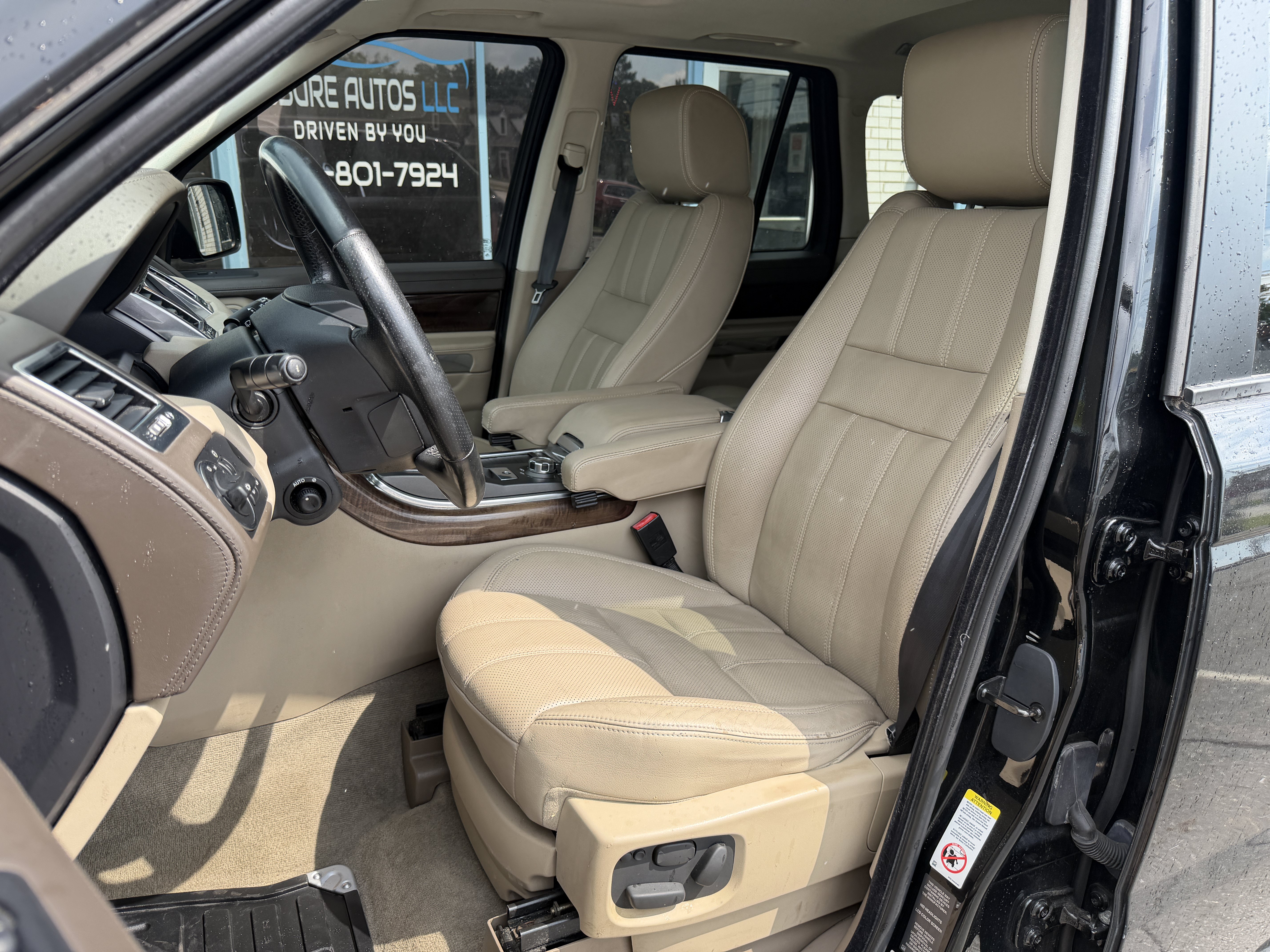 Used 2011 Land Rover Range Rover Sport HSE LUX AWD/4WD image 13