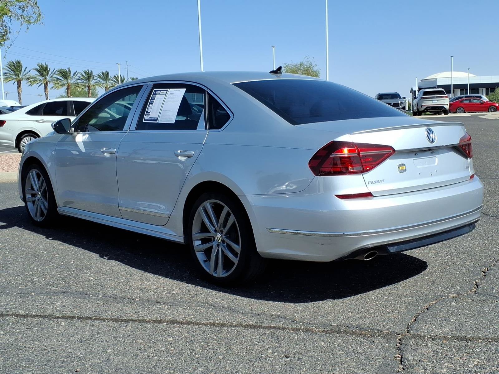 Used 2017 Volkswagen Passat 1.8T R-Line FWD image 5