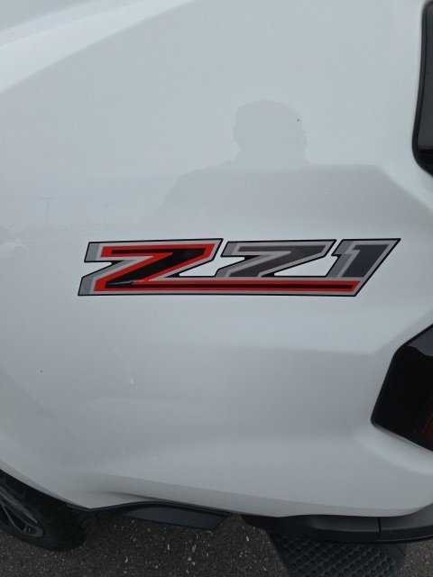 Used 2023 Chevrolet Colorado Z71 w/ Z71 Convenience Package 2 image 17