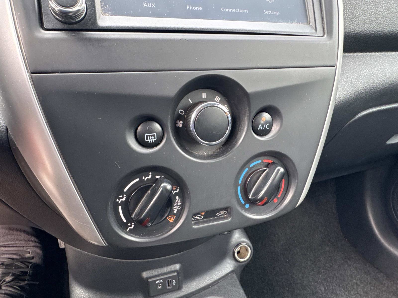 Used 2019 Nissan Versa SV FWD image 21