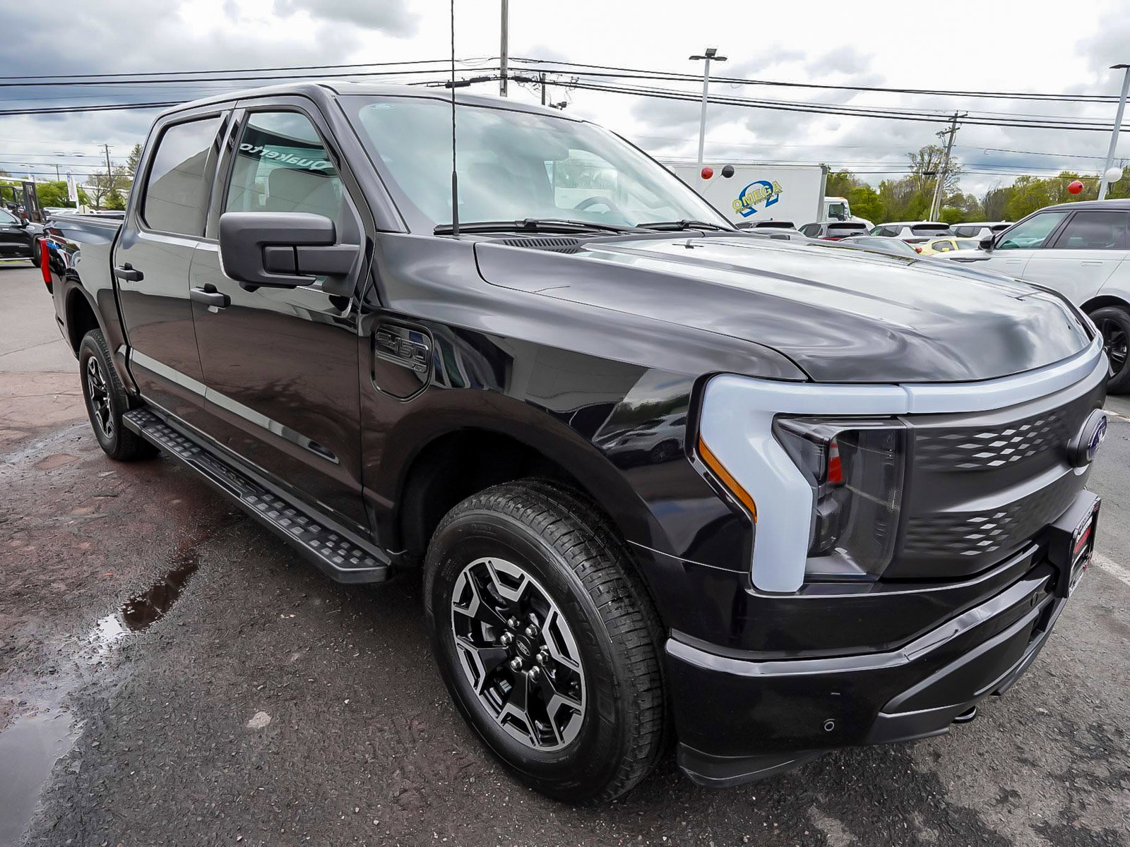 Used 2023 Ford F150 Lightning XLT AWD/4WD image 3