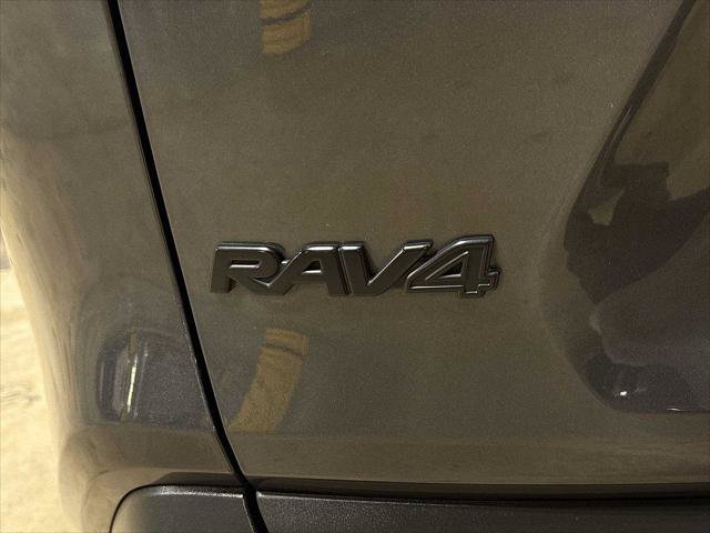 Certified 2020 Toyota RAV4 LE w/ All Weather Liner Package AWD/4WD image 24