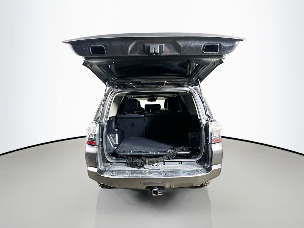 Used 2021 Toyota 4Runner SR5 Premium w/ Moonroof Package RWD image 35
