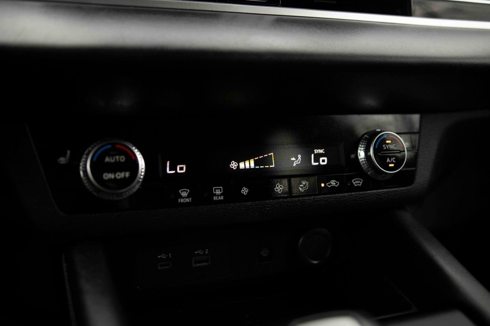 Used 2024 Mitsubishi Outlander SE image 9