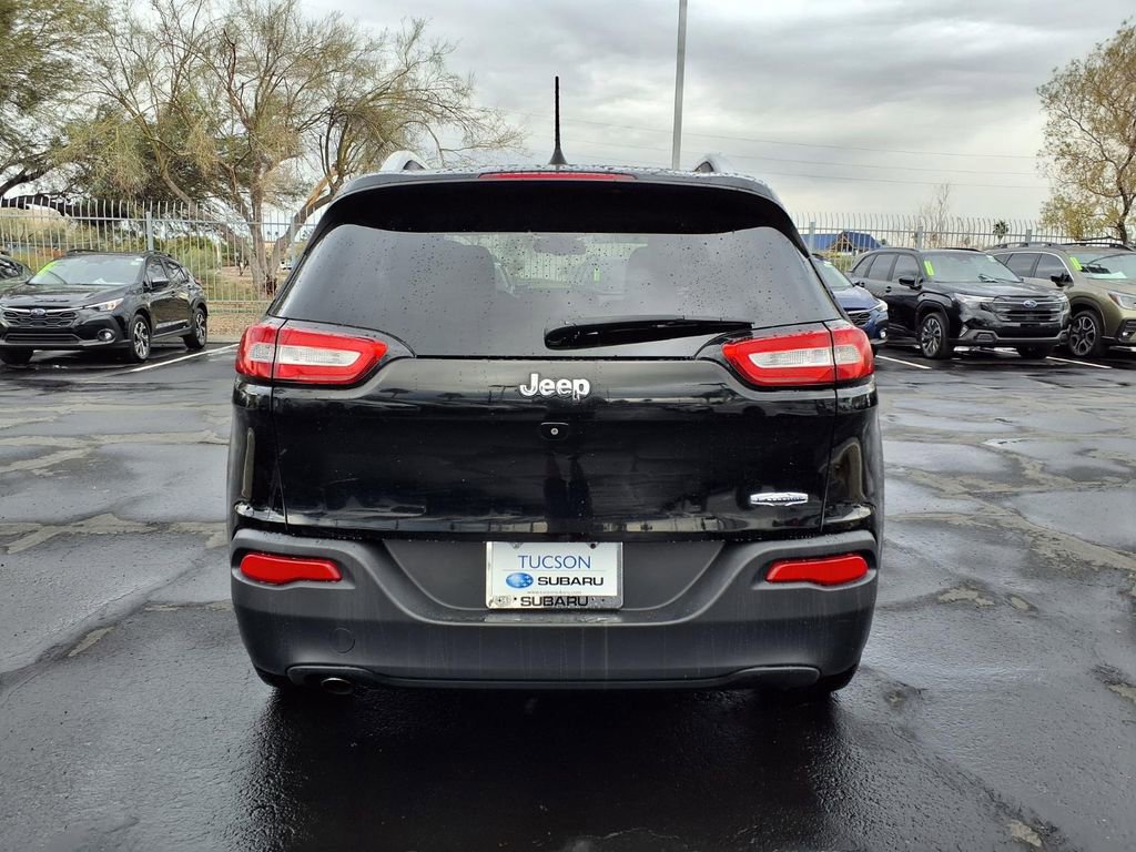 Used 2018 Jeep Cherokee Latitude Plus w/ Comfort/Convenience Group image 10