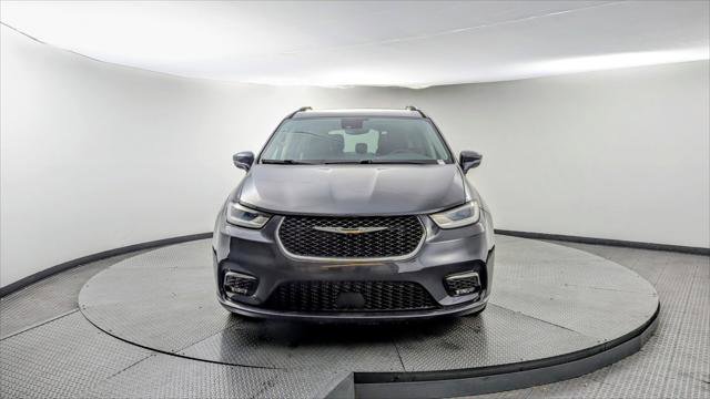 Used 2021 Chrysler Pacifica Touring-L image 12