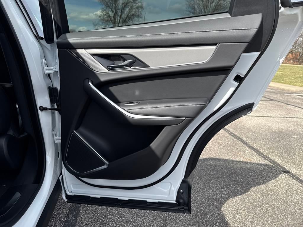 Used 2026 Jaguar F-PACE R-Dynamic S image 18