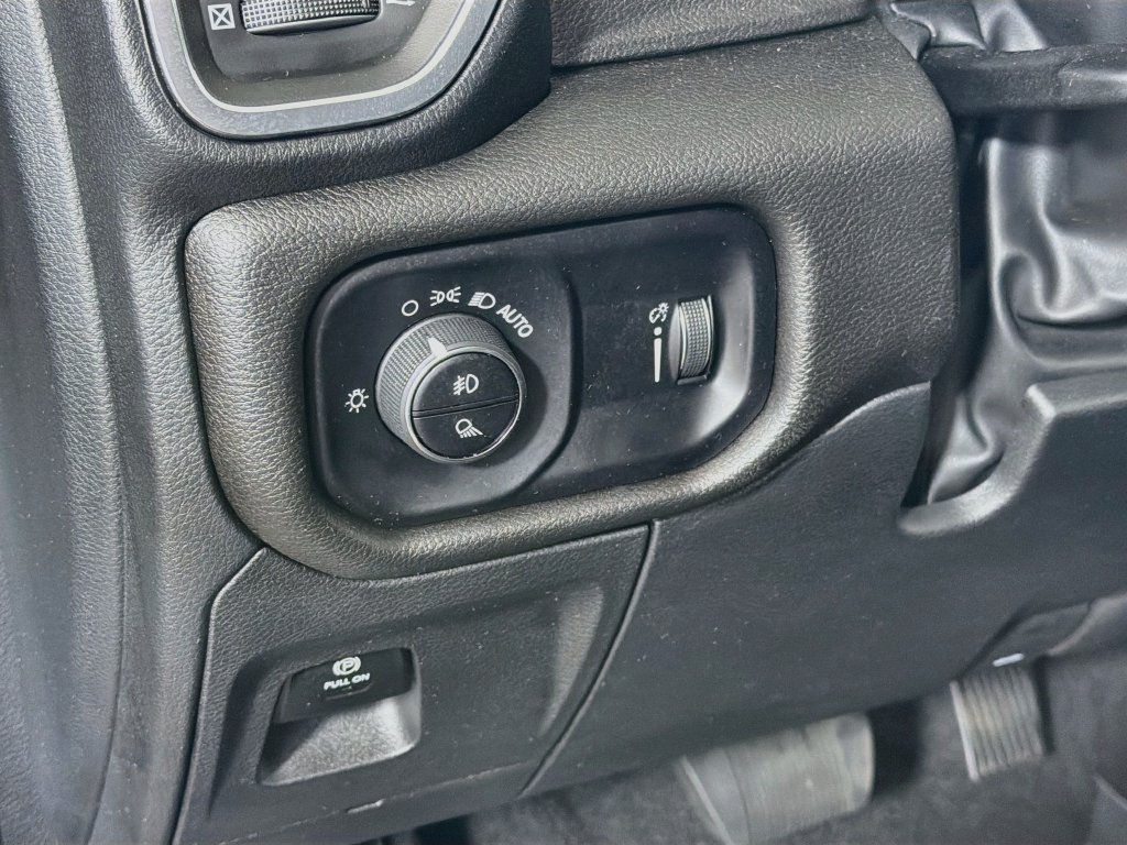 Used 2025 RAM 1500 Big Horn AWD/4WD image 12