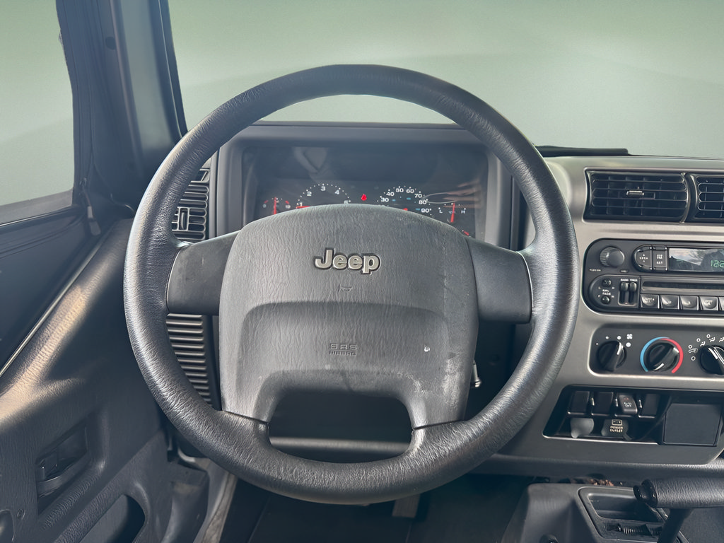 Used 2004 Jeep Wrangler X AWD/4WD image 16