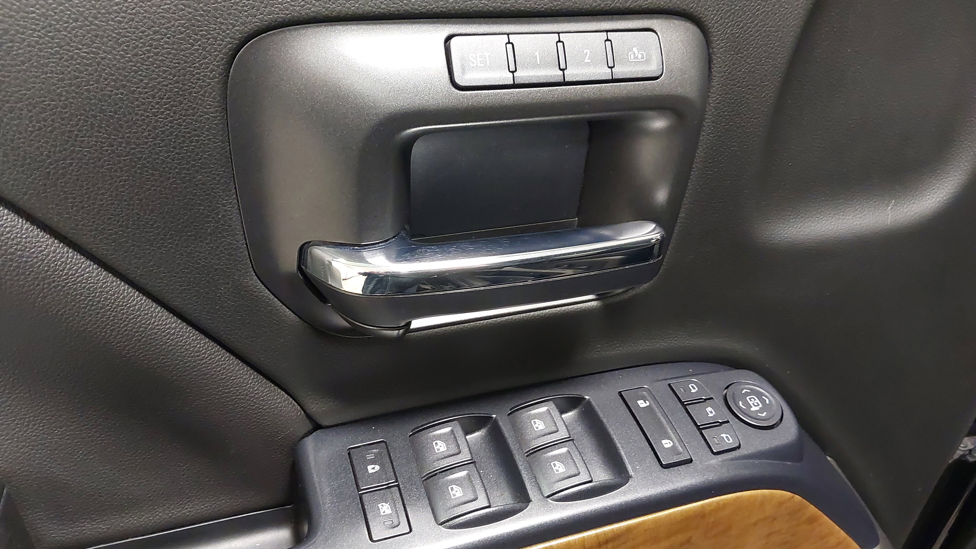 Used 2018 Chevrolet Silverado 1500 LTZ w/ Sport Package image 25