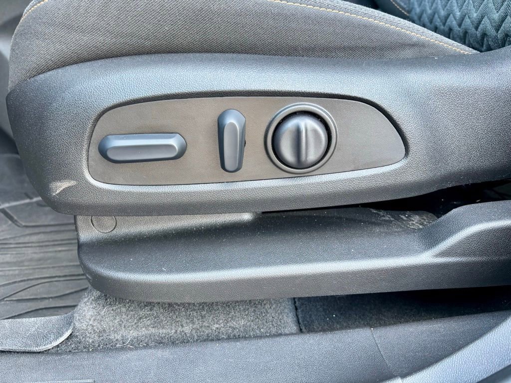 Used 2023 Chevrolet Equinox LT image 14