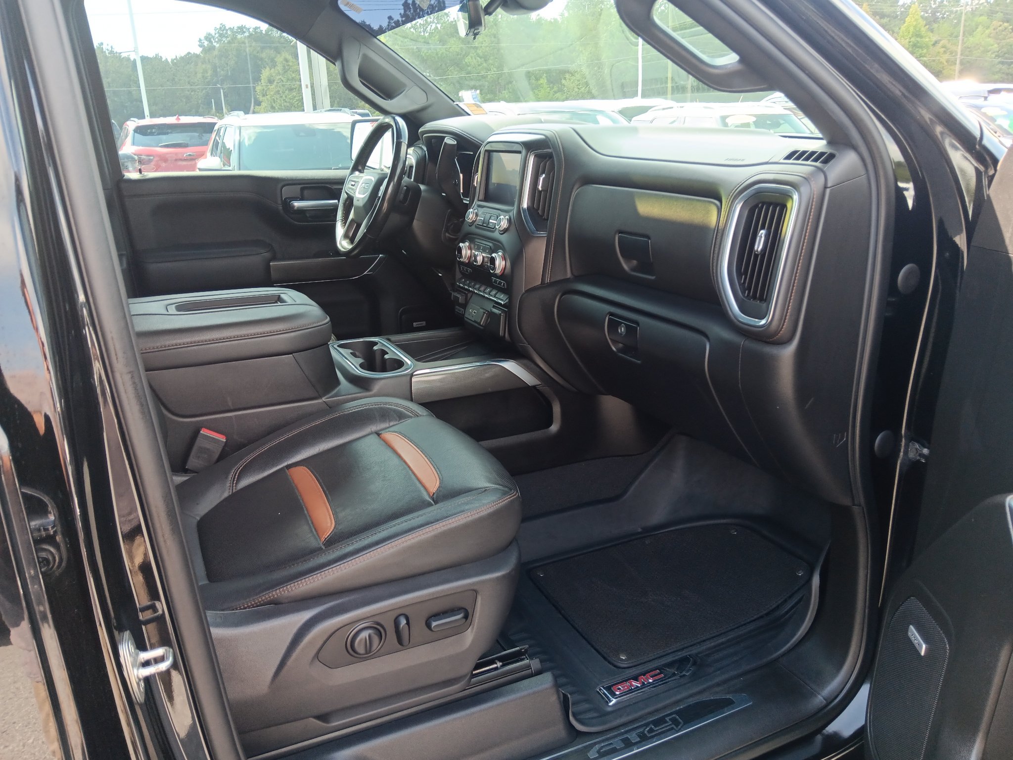 Used 2021 GMC Sierra 1500 AT4 w/ AT4 Premium Package AWD/4WD image 22
